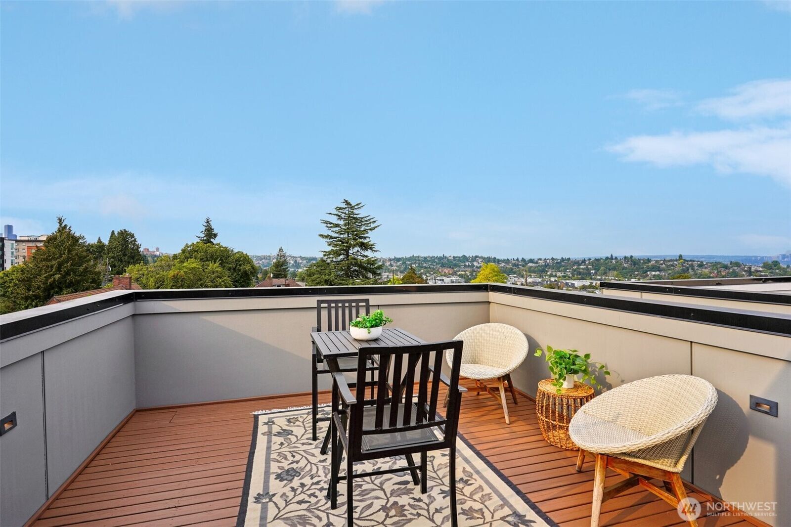 Property Photo:  1723 S Forest Street  WA 98144 