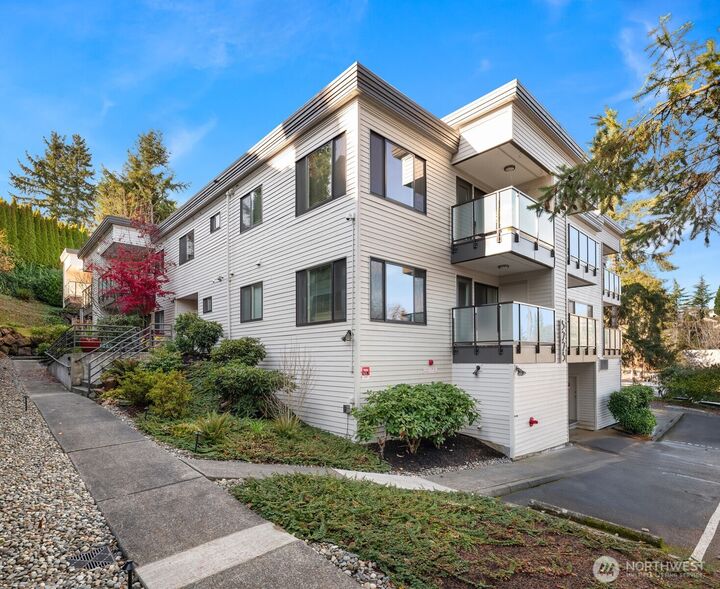 Property Photo: 5225 50th Avenue NE 208 WA 98105