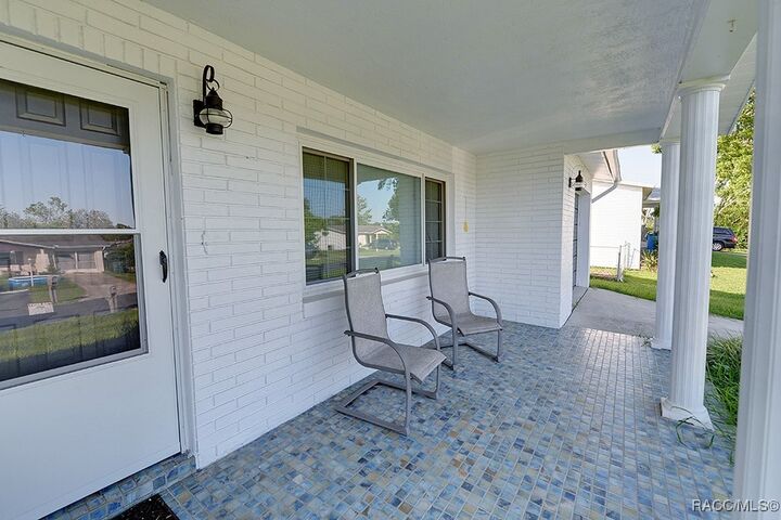 Property Photo: 227 S Jefferson Street FL 34465