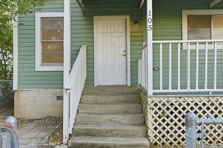 Property Photo:  105 Dewitt  TX 78204 