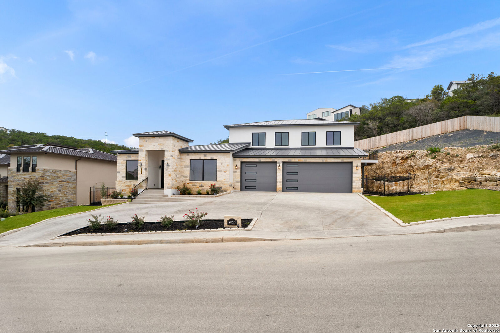 Property Photo: 7310 Cresta Bulivar TX 78256