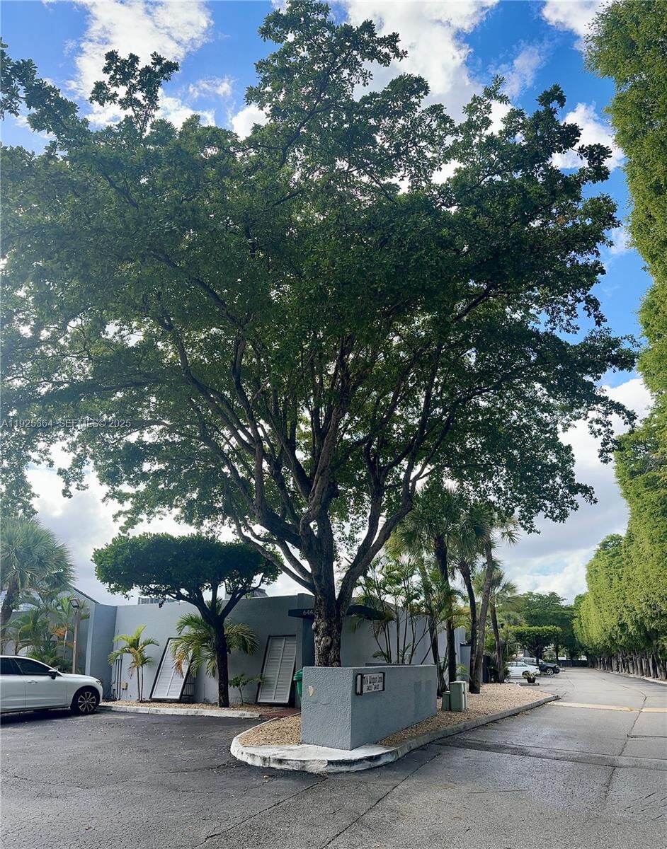 Property Photo:  6442 Milk Wagon Ln  FL 33014 