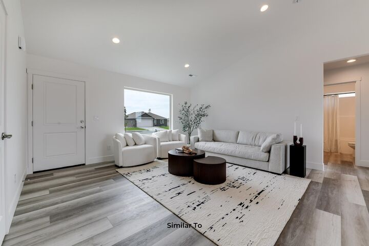 Property Photo: 23 W 13th St WA 99006