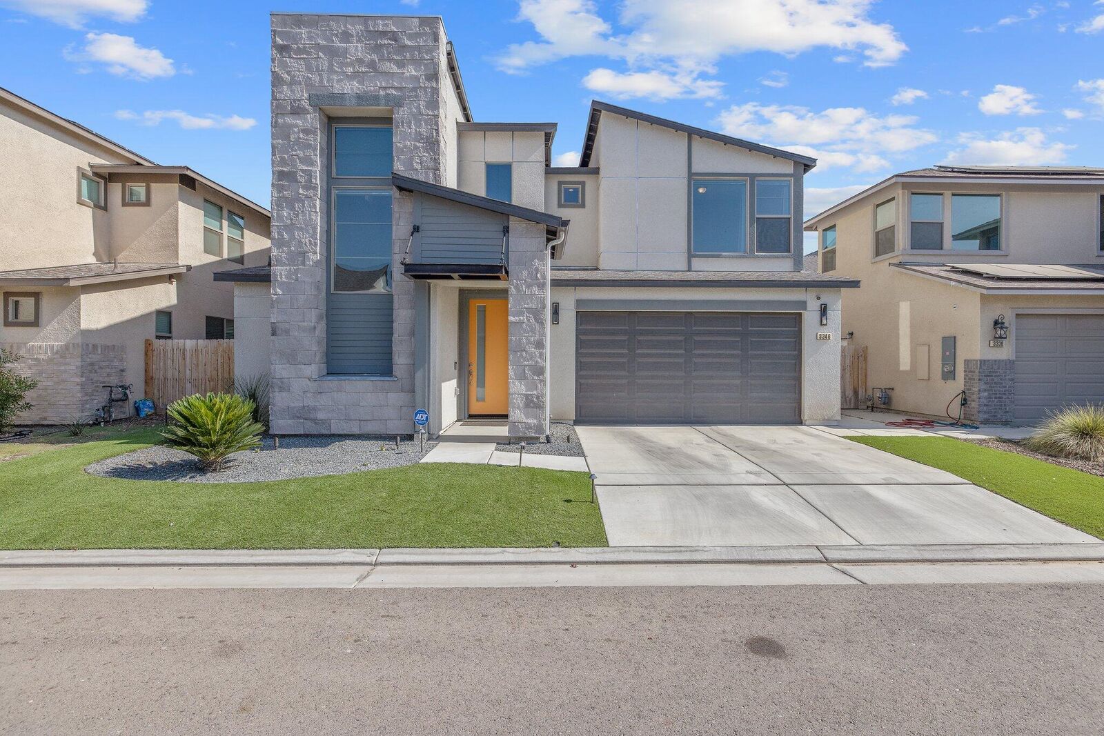 Property Photo: 3346 W Good Avenue CA 93277