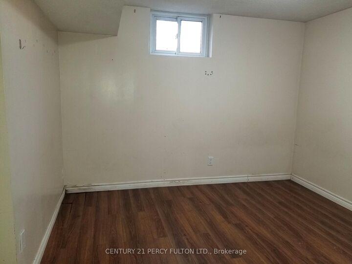 Photo de la propriété:  182 Confederation Drive Basement-2  ON M1G 1B1 