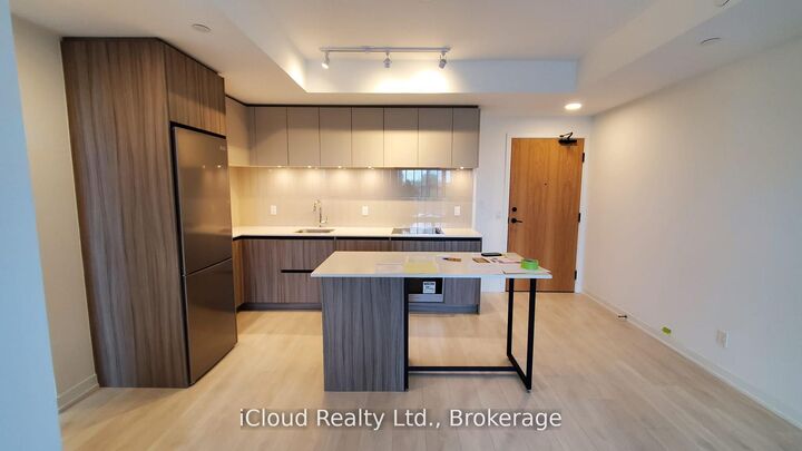 Property Photo: 7950 Bathurst Street 210 ON L4J 0L4