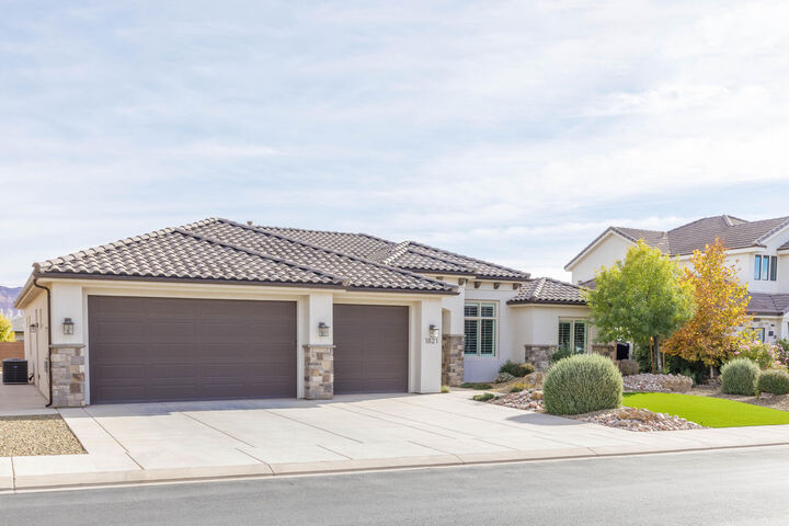 Property Photo: 1821 S 2890 E UT 84790