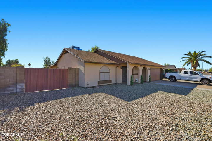 Property Photo: 4115 W Muriel Drive AZ 85308