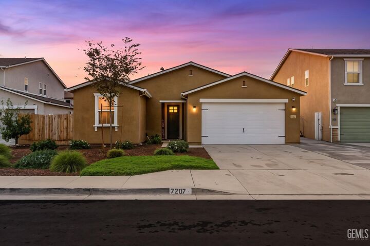 7207 Shooting Star Court  Bakersfield CA 93311 photo