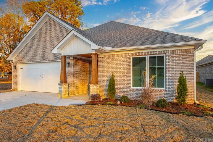 Property Photo:  5012 Skilling Cove  AR 72019 