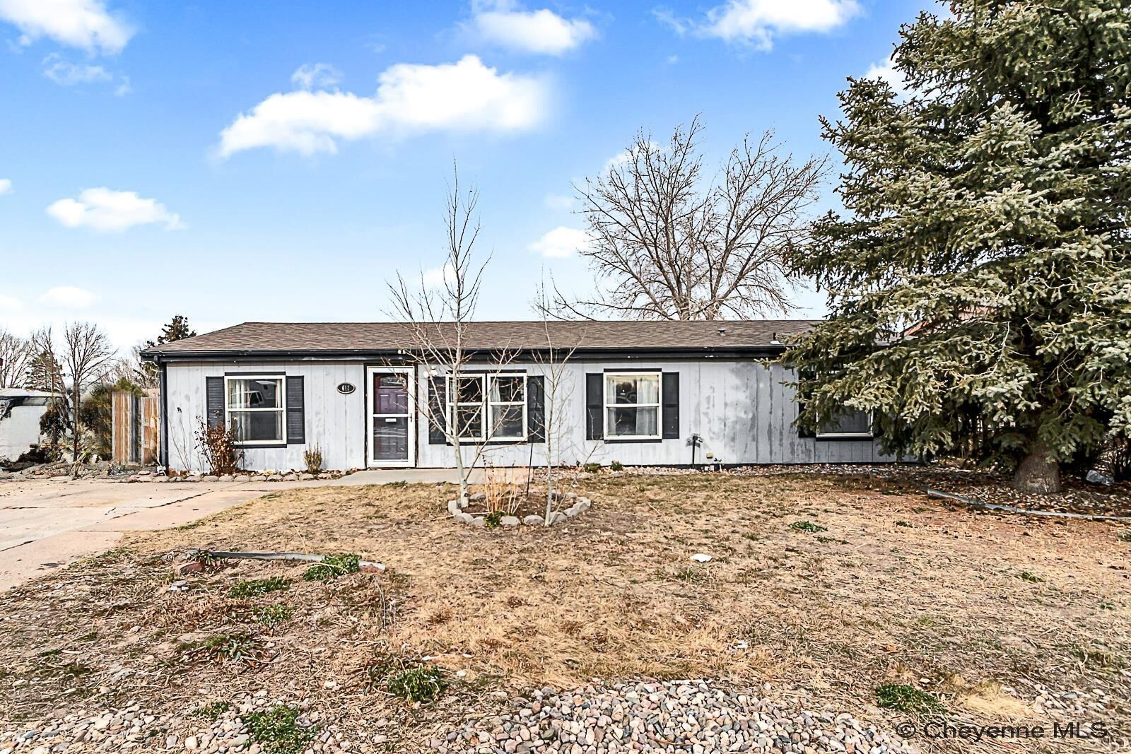 Property Photo: 612 Sunridge Dr WY 82007