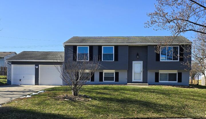 Property Photo: 11505 Oxfordshire Lane OH 45240