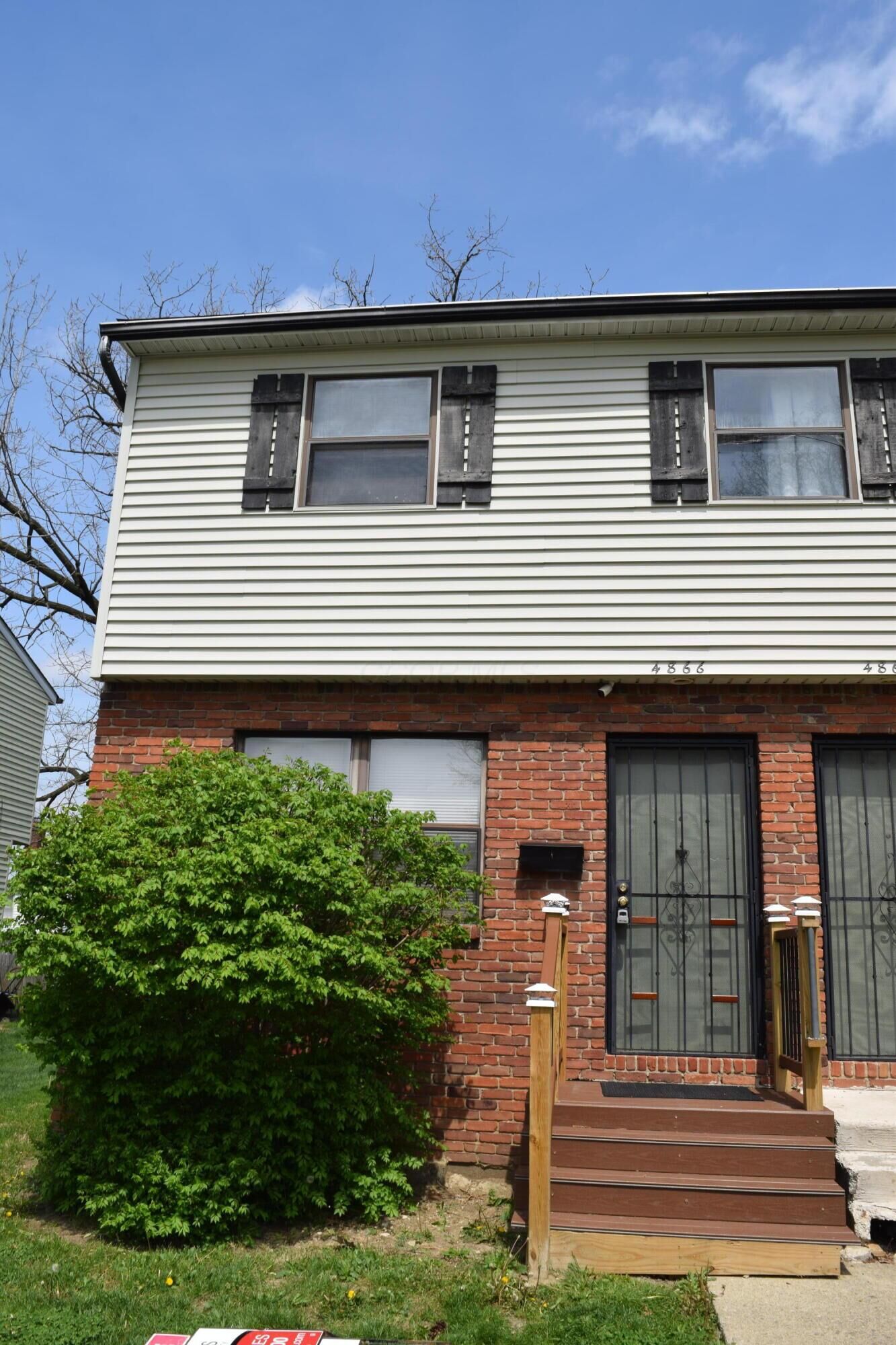 Property Photo:  4866 Woodthrush Way  OH 43229 