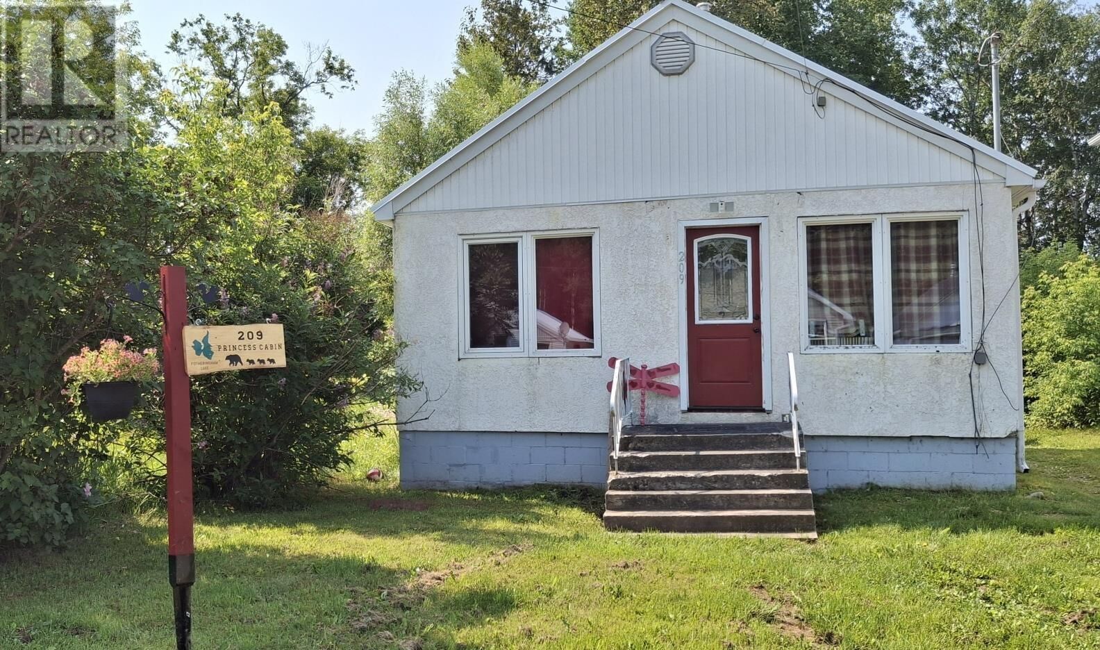 Property Photo:  209 Fotheringham Ave  ON P0T 1C0 