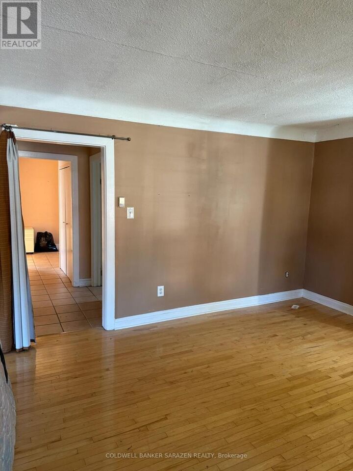 Photo de la propriété: 320 Westhill Avenue ON K1Z 7H6