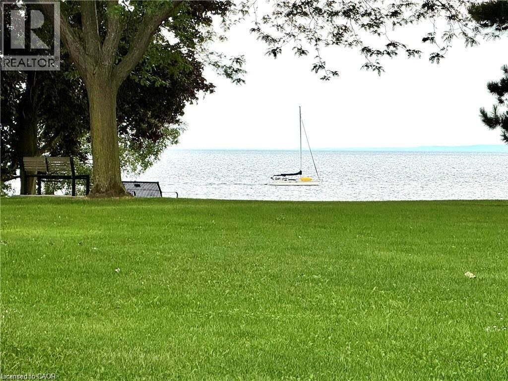 Photo de la propriété:  5250 Lakeshore Road 1708  ON L7L 5L2 