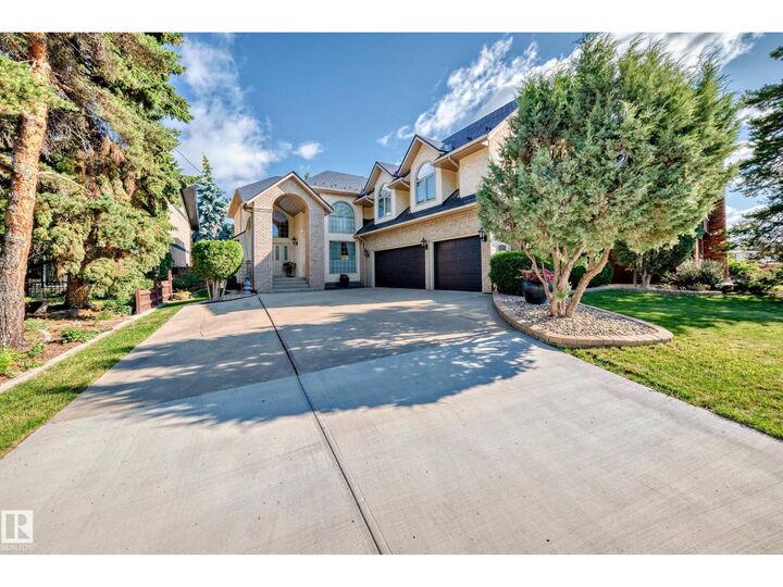 Photo de la propriété:  17416 53 Av NW  AB T6M 1C4 