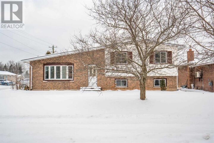 Photo de la propriété: 7 Fort Creek Dr ON P6C 5T7