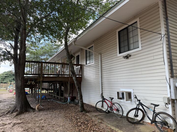 Property Photo: 5875 Oak Hill Road FL 32536
