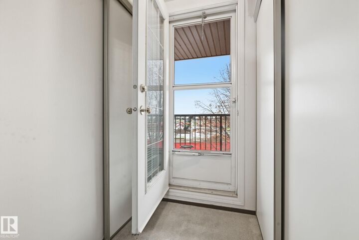 Property Photo:  2020 105 Street NW 1  AB T6J 5J2 