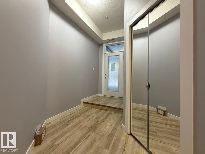 Photo de la propriété:  10531 117 Street NW 128  AB T5H 0A8 