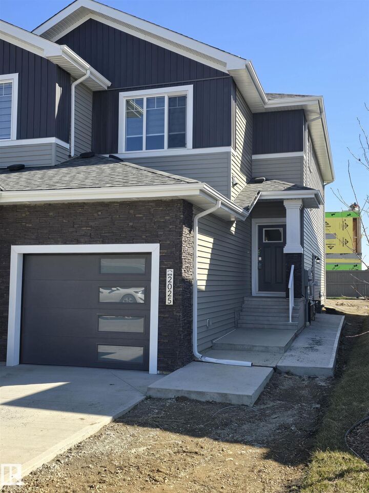 Photo de la propriété:  2025 164 Street SW  AB T6W 5J9 