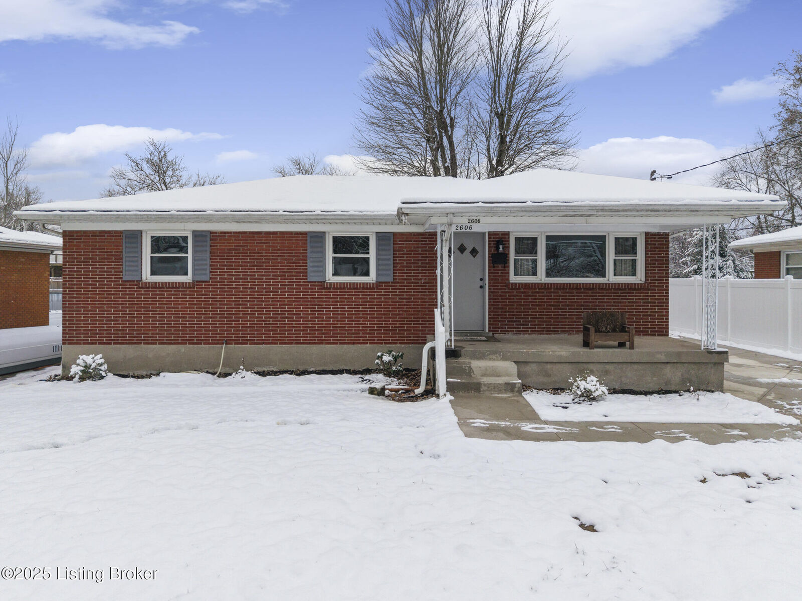 Property Photo:  2606 Accasia Dr  KY 40216 