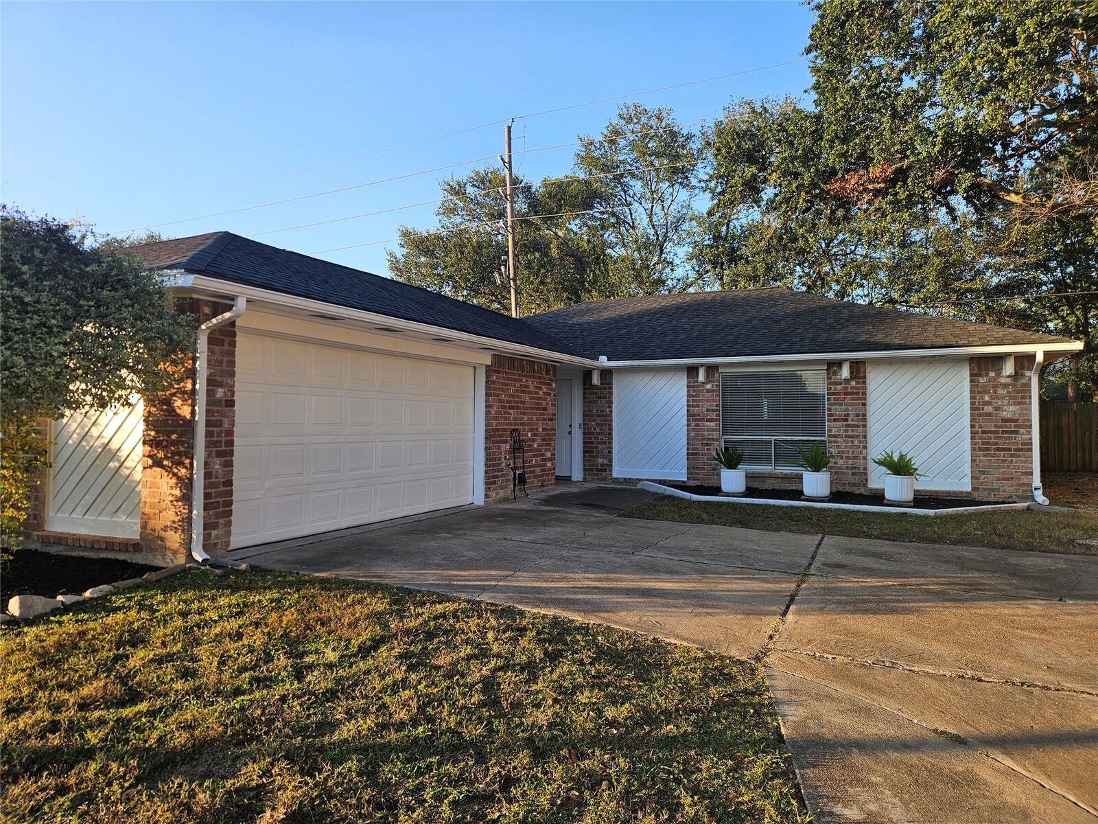 Property Photo: 16406 Maplemont Drive TX 77095