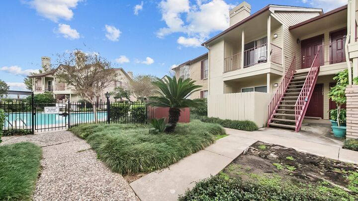 Property Photo: 2120 El Paseo Street 1403 TX 77054