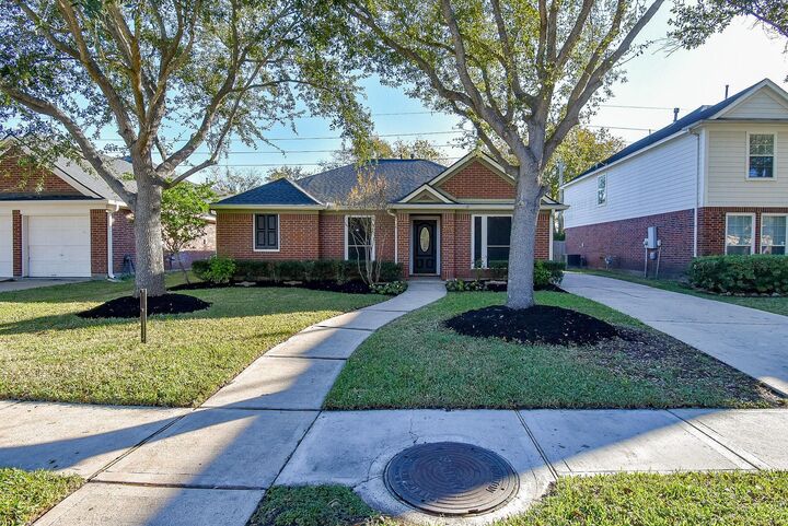 Property Photo:  4826 Lawson Lake Lane  TX 77407 