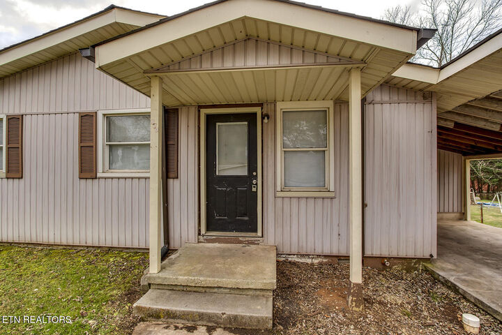 Property Photo:  420 Front Avenue North  TN 37854 