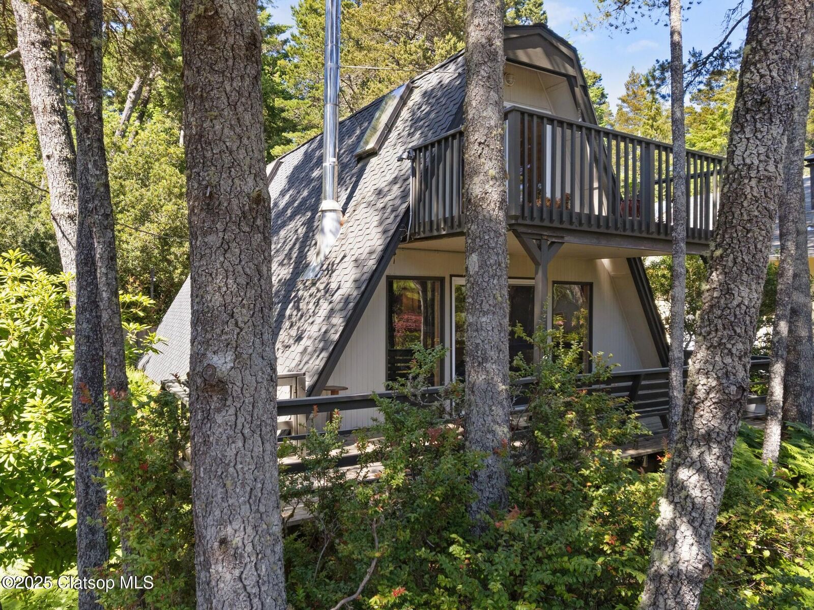 Property Photo:  485 North Avenue  OR 97130 