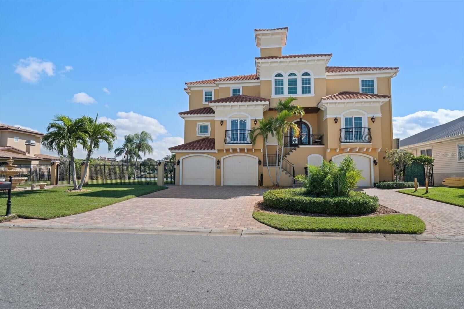 Property Photo: 211 Poinciana Lane FL 33770