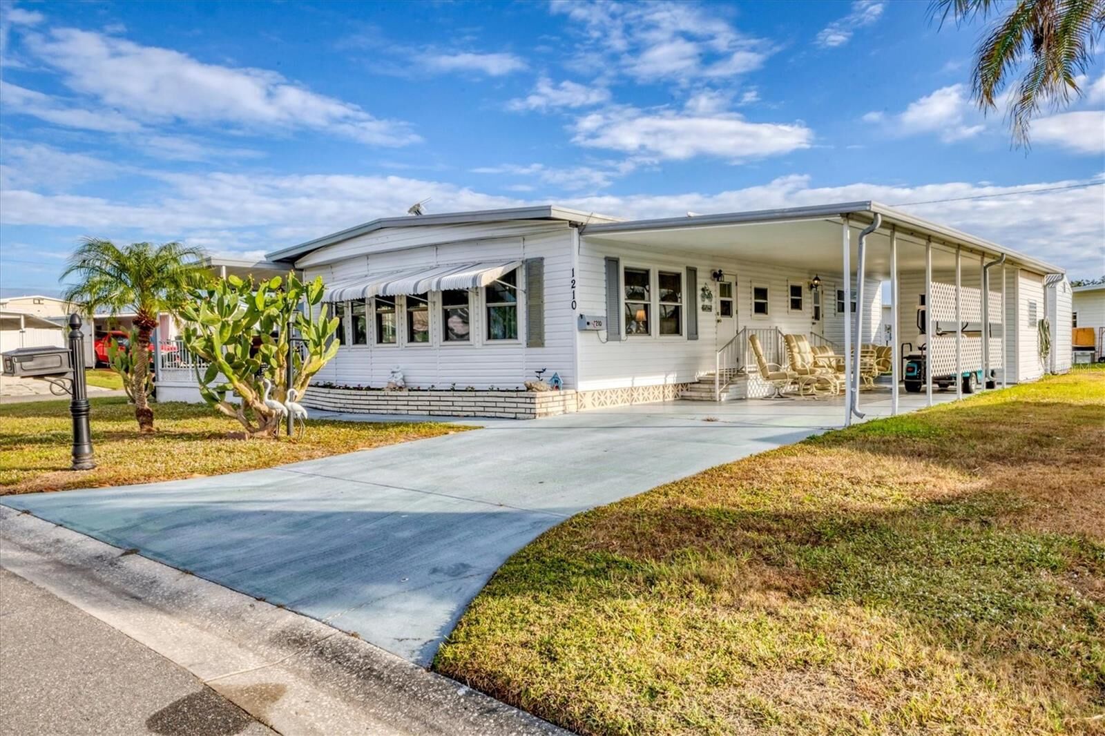 Property Photo: 1210 44th Avenue Drive E FL 34222