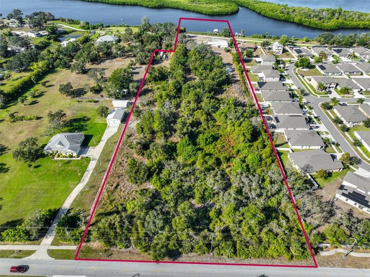 Property Photo:  1706 Saffold Park Drive  FL 33570 