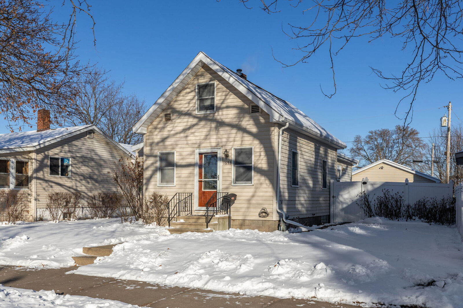 Property Photo:  1653 Redfield St  WI 54601 