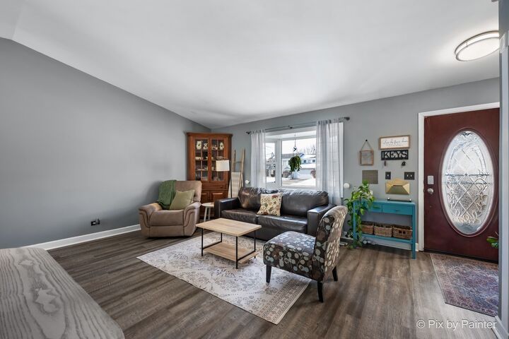 Property Photo: 320 Homestead Drive IL 60440