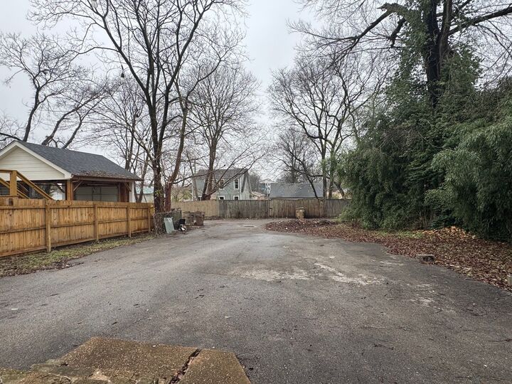 Property Photo: 338 Peachtree St TN 37210