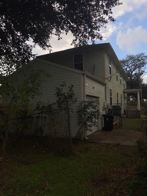 Property Photo:  1241 Lizardi Street  LA 70117 