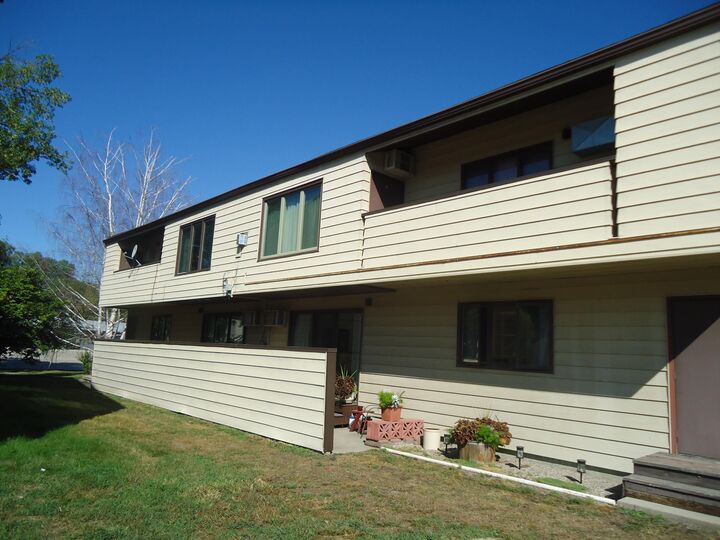 Property Photo: 804 S 10 Street S A-4 ND 58103