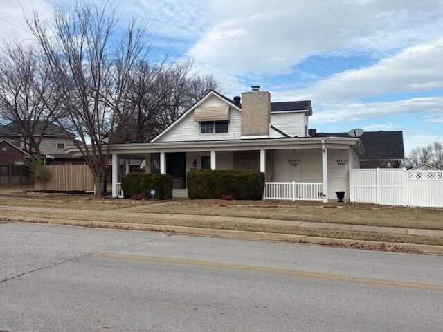 Property Photo:  1153 N West End Street  AR 72764 