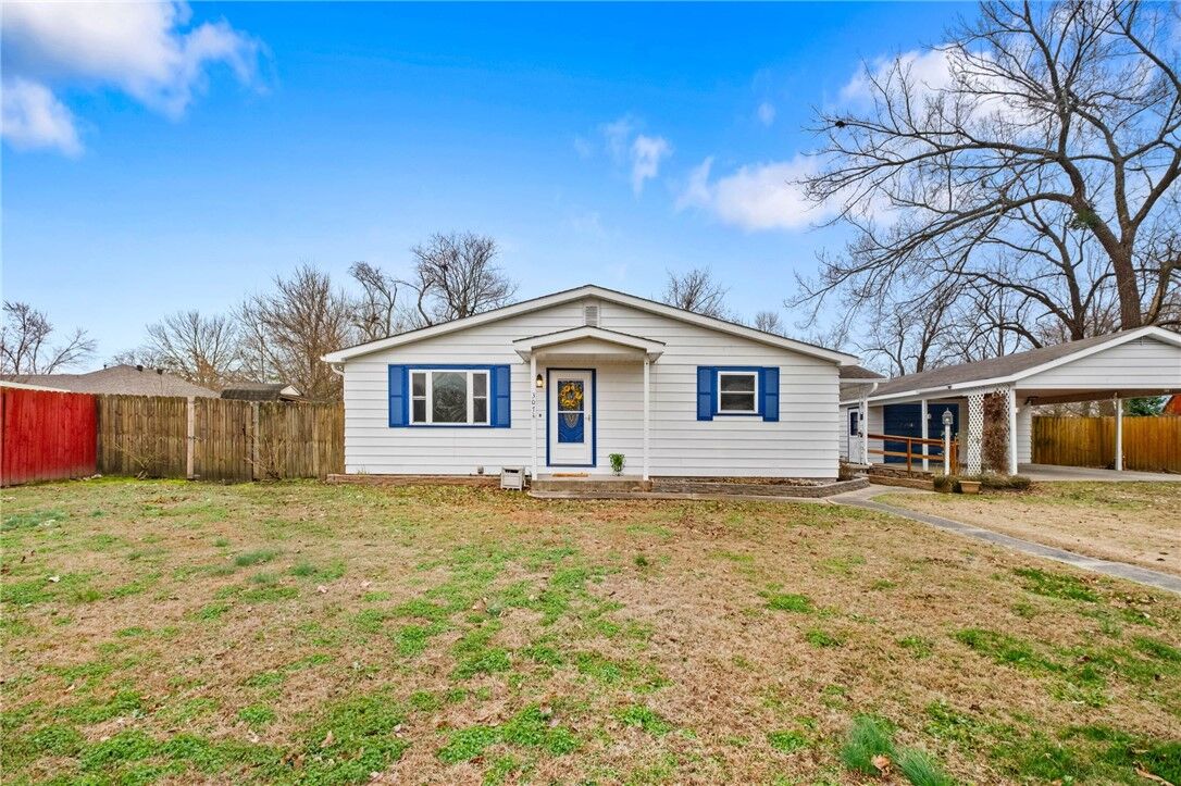 Property Photo: 307 Commercial Street AR 72753