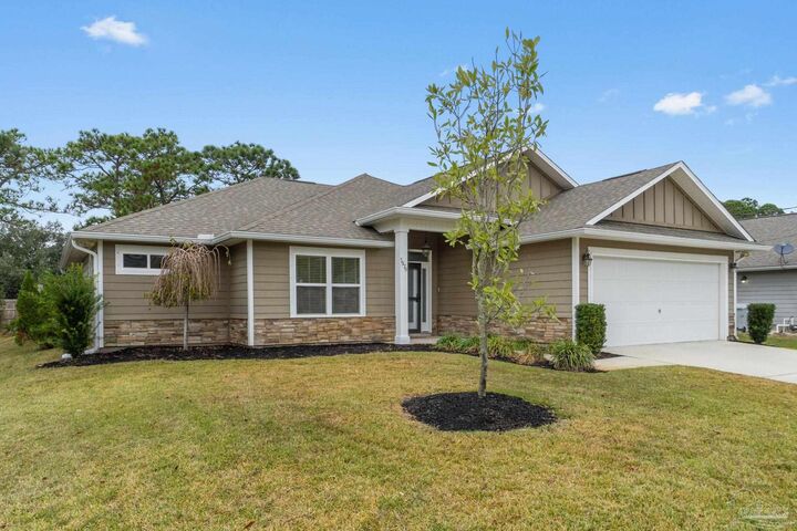 Property Photo: 1979 Guseman Rd FL 32563