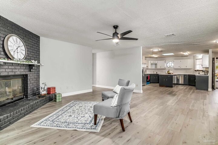 Property Photo:  555 Seapine Cir  FL 32506 