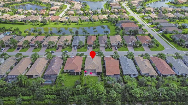 Property Photo: 564 SE Monet Drive FL 34984