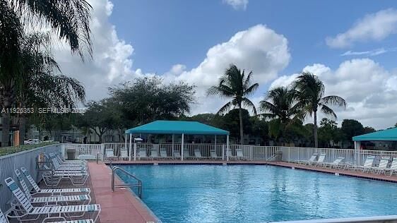 Property Photo: 2637 SE 16th Ter 203 FL 33035