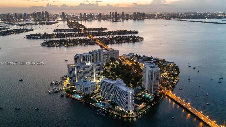 Property Photo: 3 Island Ave 08H FL 33139