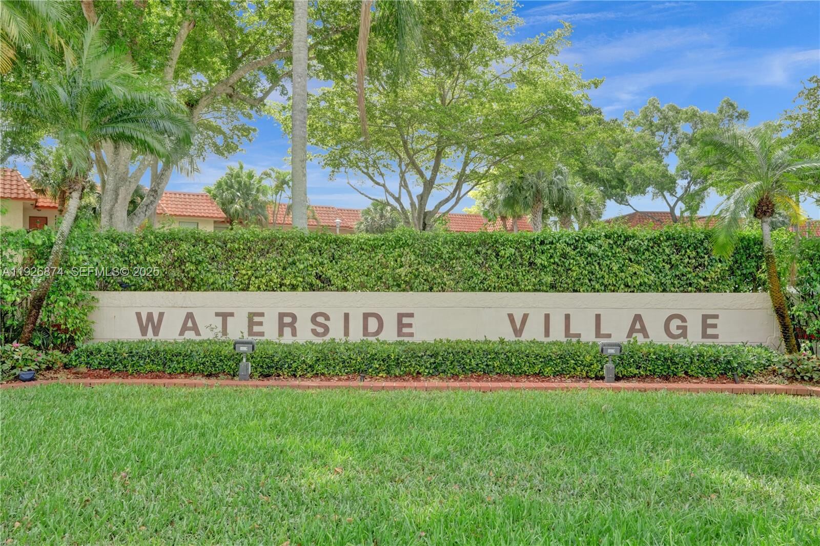 Property Photo: 15801 W Waterside Cir 101 FL 33326