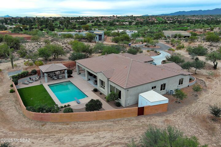 Property Photo: 2155 W National Ridge Place AZ 85742