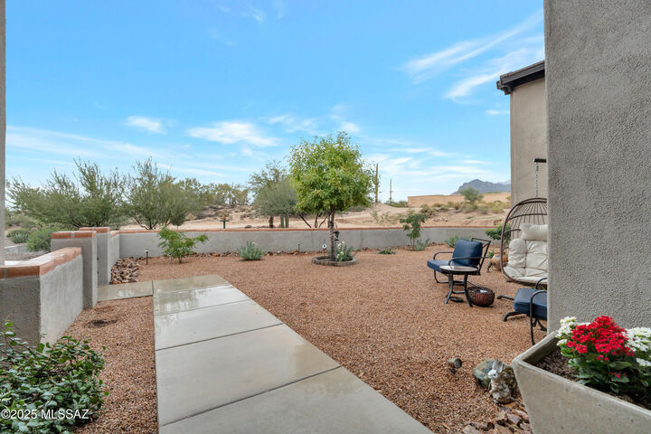 Property Photo:  2155 W National Ridge Place  AZ 85742 